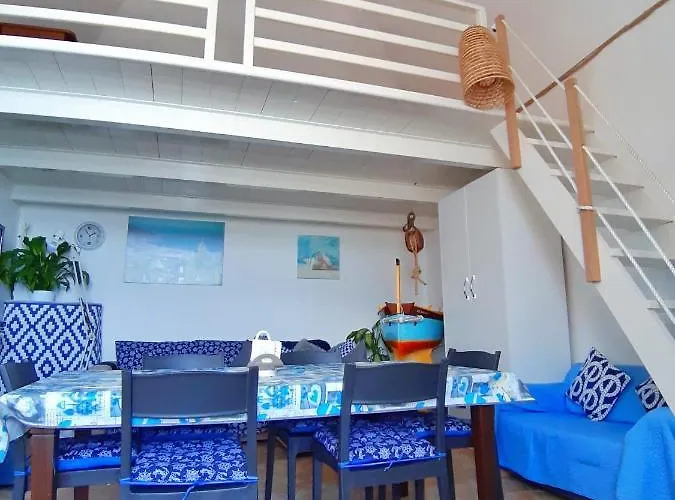 La Casa Azzurra 普罗奇达